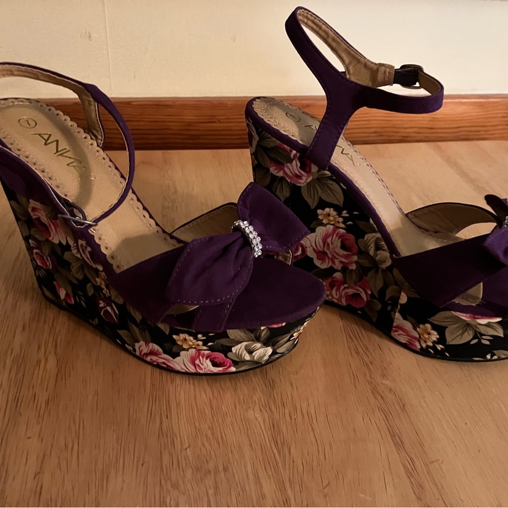 New Women’s wedge sandals, shoes “Anna “purple faux suede with bow/rhinestones.
